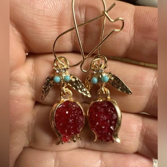 - Jeweled Pomegranate 22k Gold unique Dangle Drop Earrings pomegranite vermeil - Picture 3 of 8